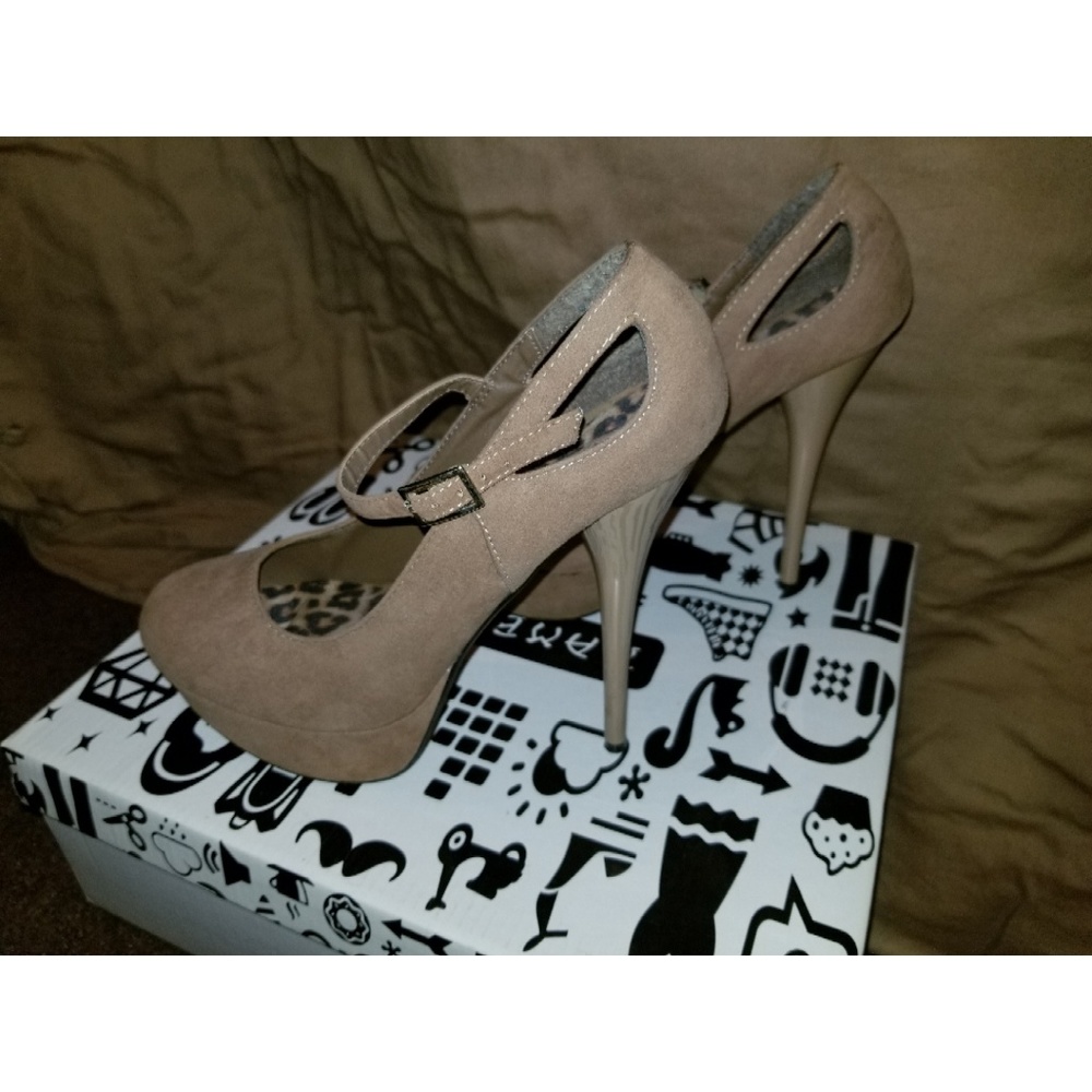Khaki heels